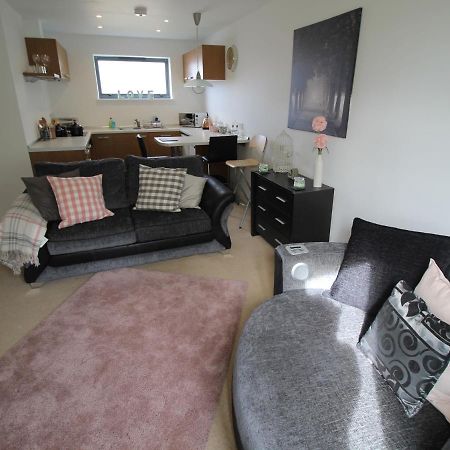 Radyr Place Apartments By Cardiff Holiday Homes Extérieur photo