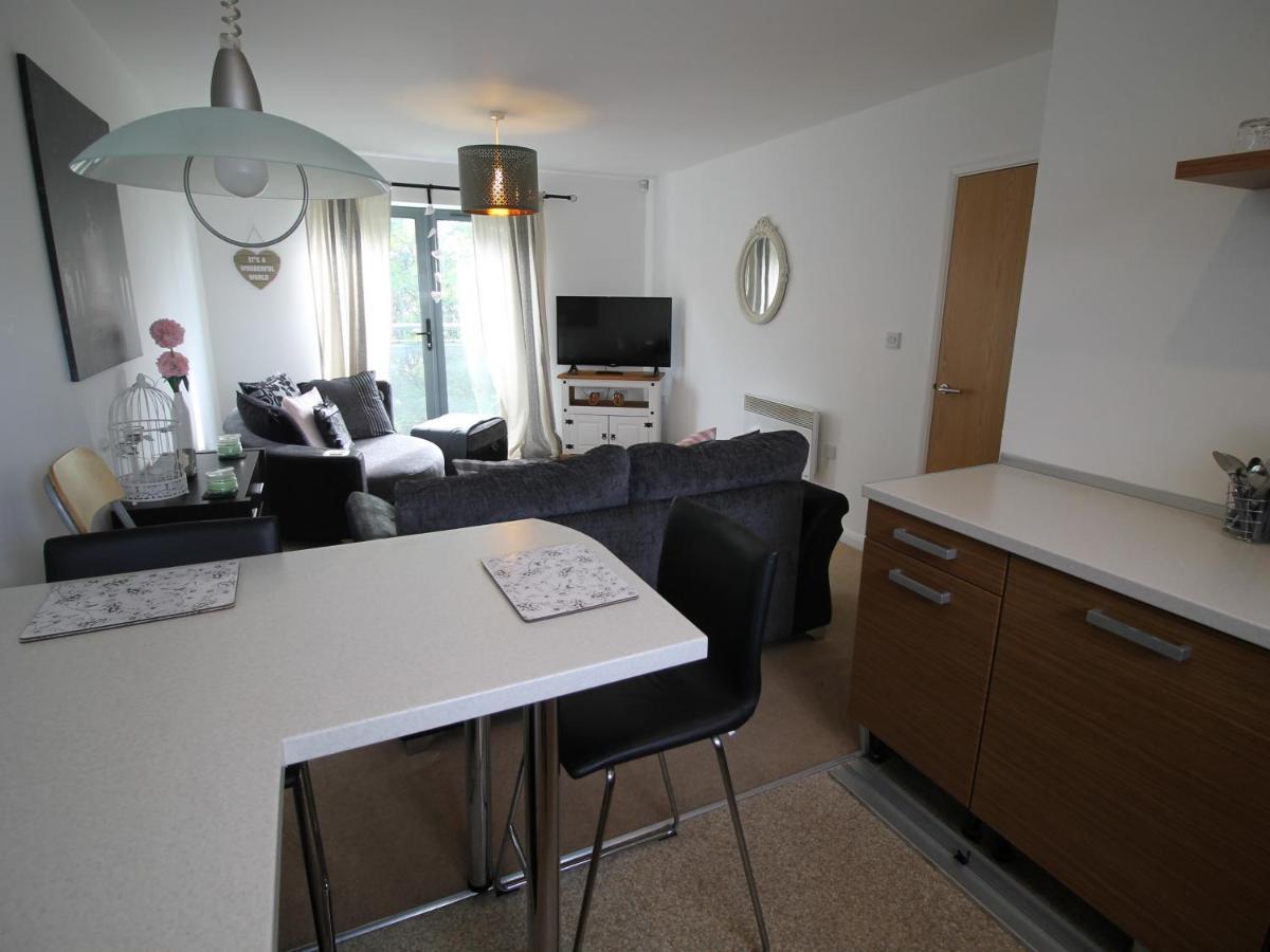 Radyr Place Apartments By Cardiff Holiday Homes Extérieur photo