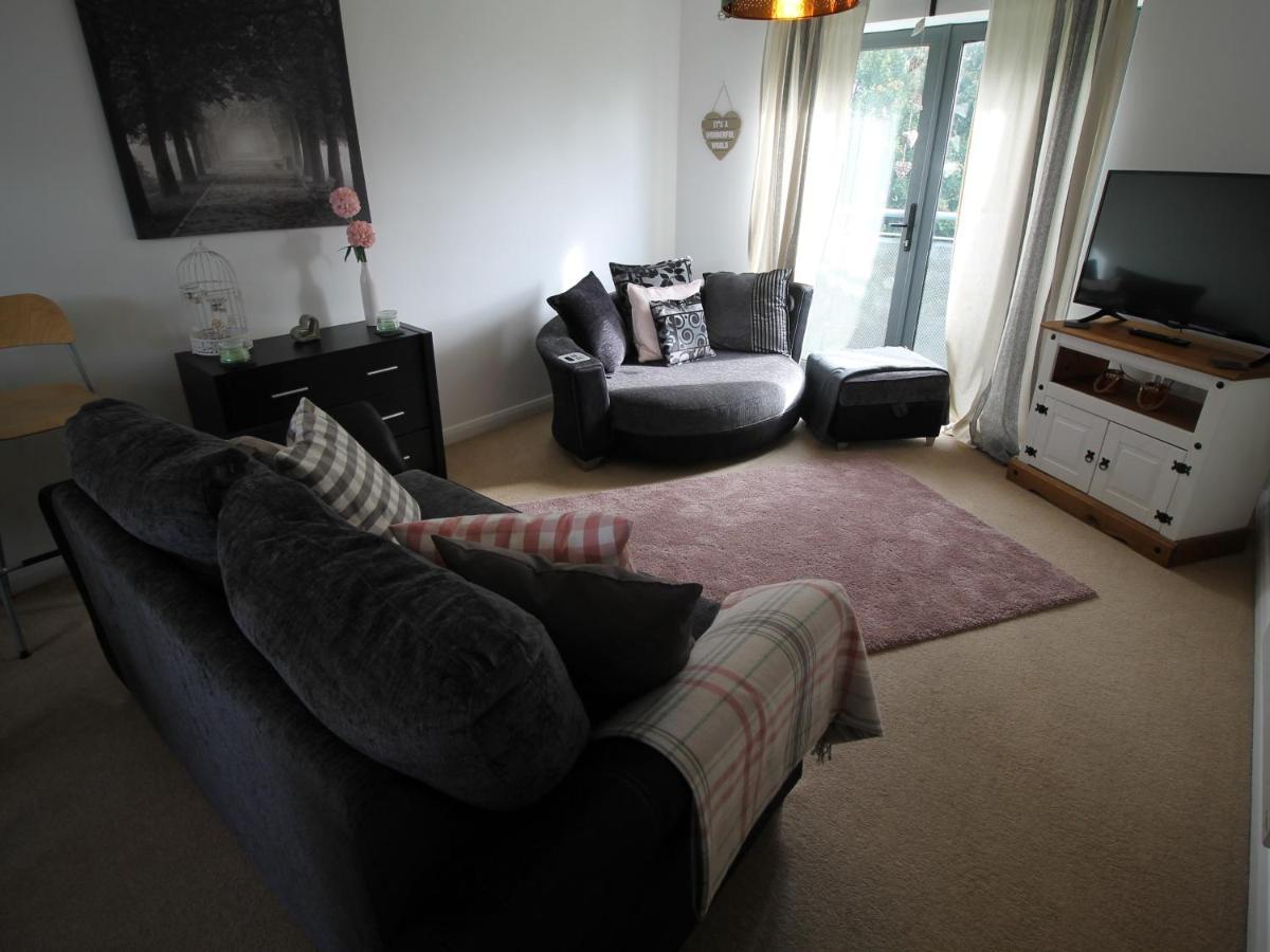 Radyr Place Apartments By Cardiff Holiday Homes Extérieur photo