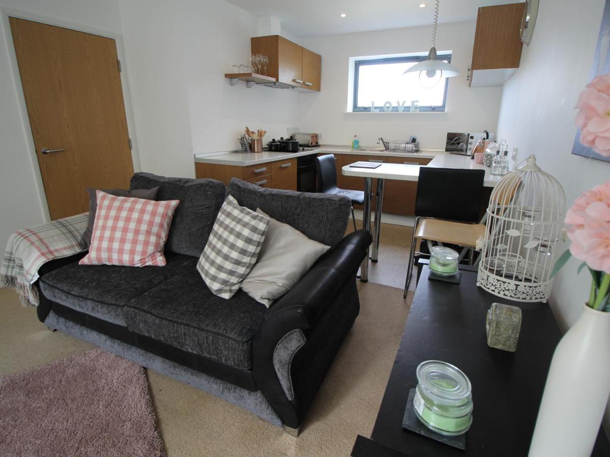 Radyr Place Apartments By Cardiff Holiday Homes Extérieur photo